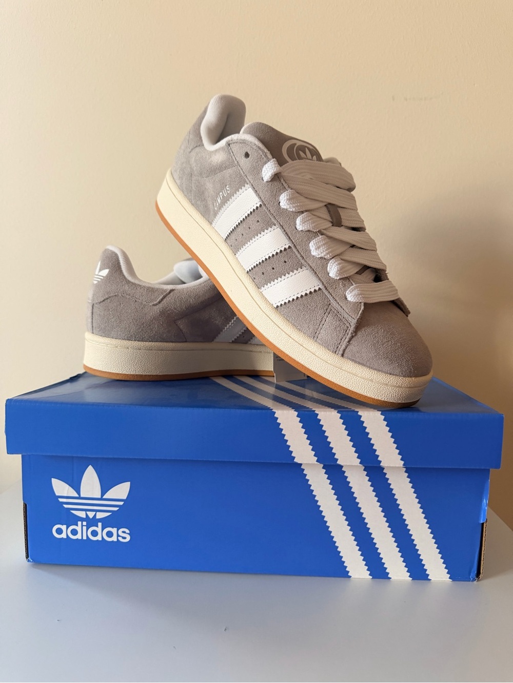 Adidas Campus 00s Men’s Size 9.5 Grey White Gum HQ8707 New With Box